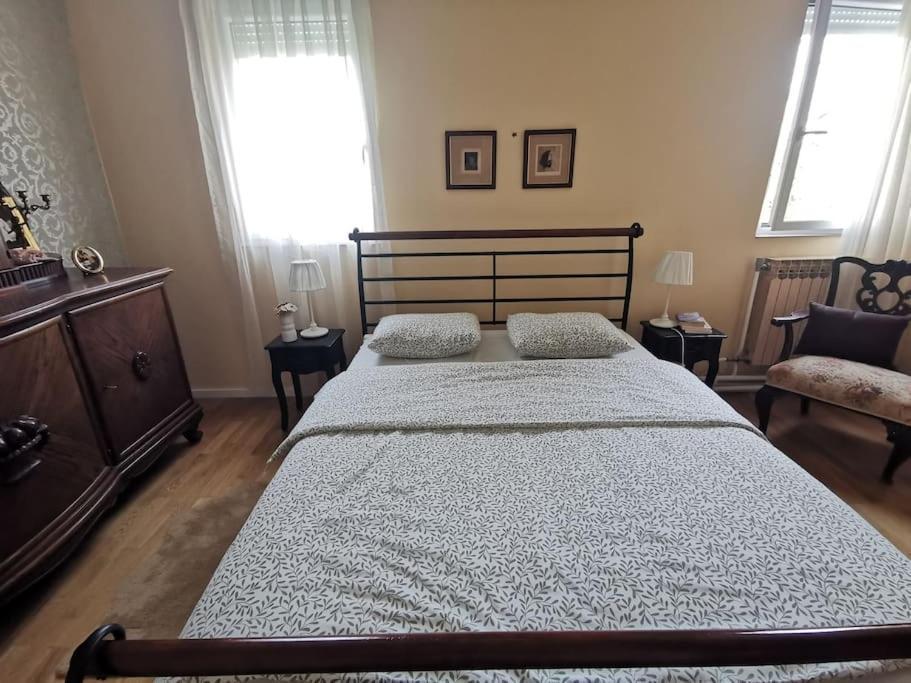 Ground Floor Homey In A Country Apartman *